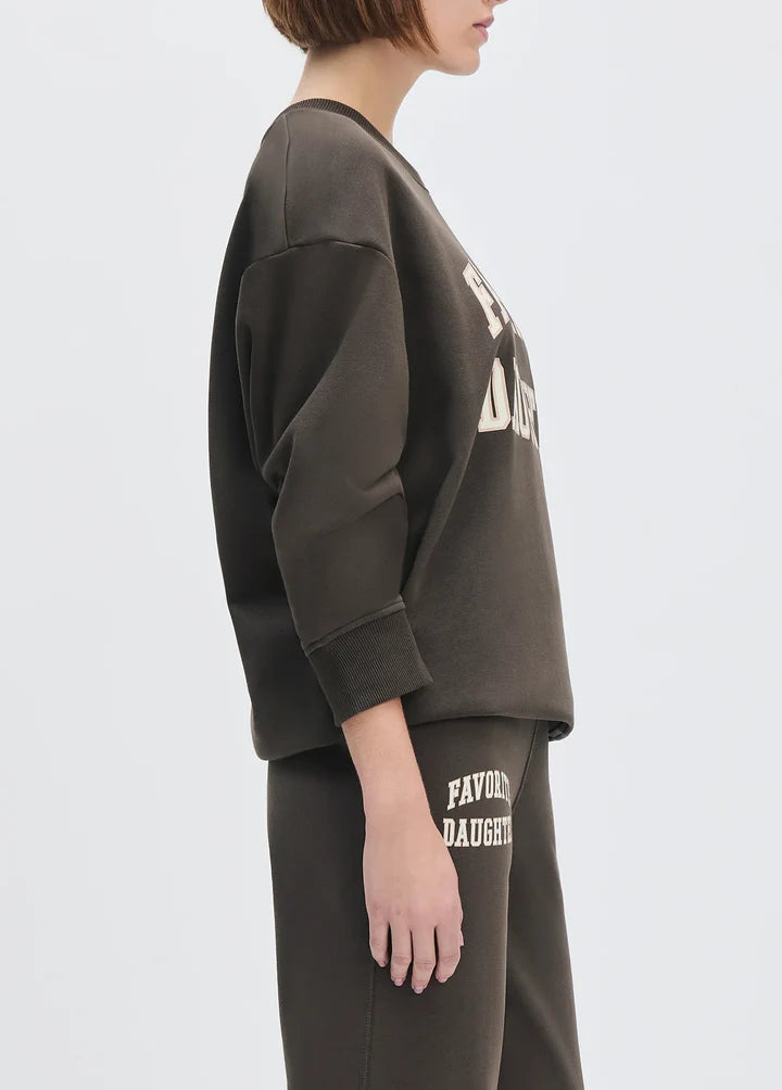 THE COLLEGIATE SWEATSHIRT - COFFEE